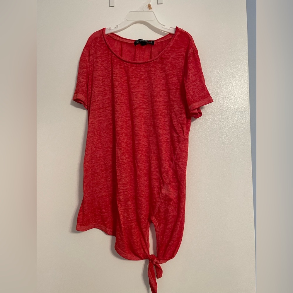 Women’s small red Derek hearts top